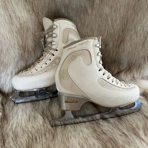 230 C Edea Ice Fly with John Wilson Pattern 99 blades